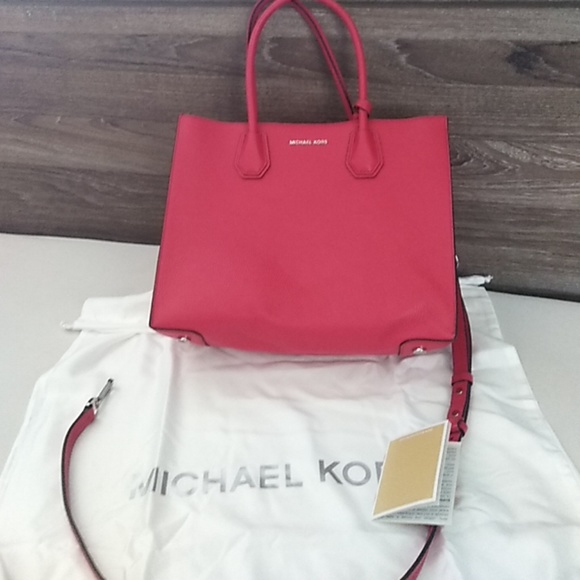 Michael Kors Handbags - Michael Kors large convertible tote nwt